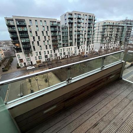 Modern 2 Bed - Olympic Park Stratford Apartman London Kültér fotó